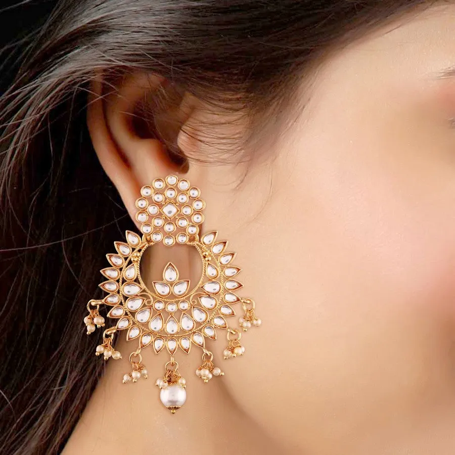 Alloy Earring Set with Maang Tikka in White