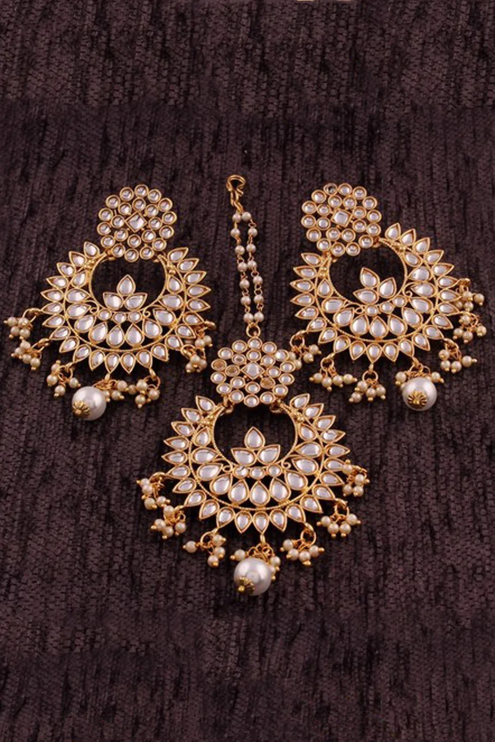 Alloy Earring Set with Maang Tikka in White