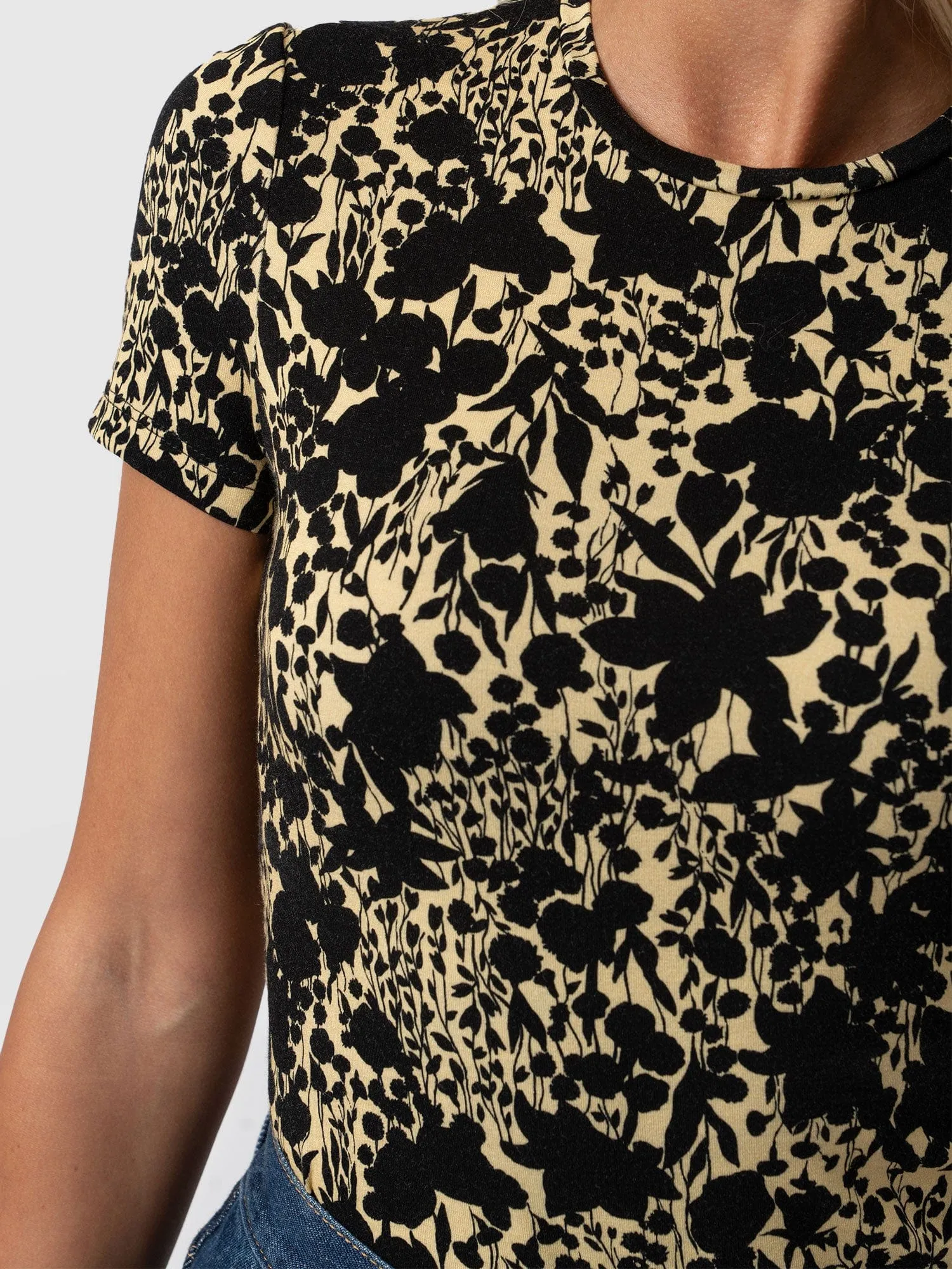 Austen Crew Neck Tee Short Sleeve - Yellow Black Floral