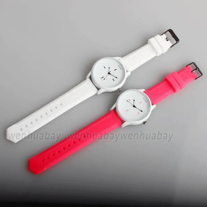 Black White Silicone Quartz Watches Women Sports